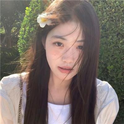 夜色中的她